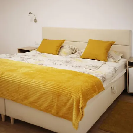 דירה Cozy Iva With Private Garden קרק